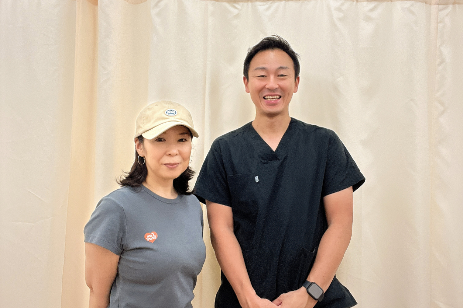 EH様と施術者のツーショット写真